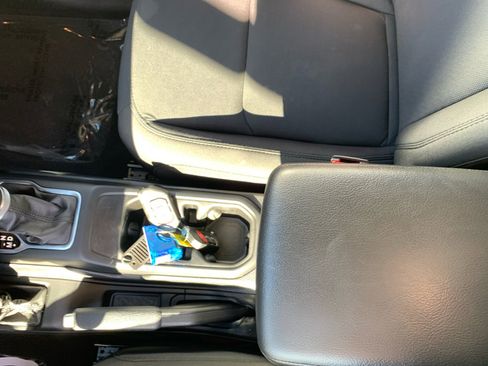 Used 2021 Jeep Wrangler Sport S image 27