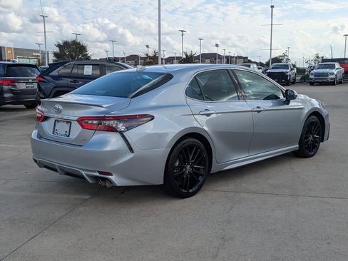 Used 2023 Toyota Camry XSE image 3
