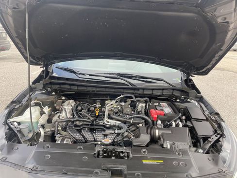 Used 2025 Nissan Altima 2.5 SV image 31