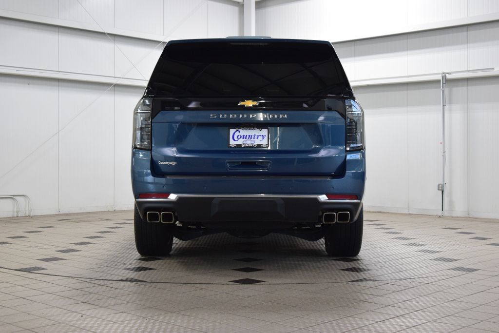 Used 2025 Chevrolet Suburban High Country AWD/4WD image 7