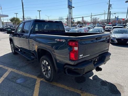 Certified 2023 Chevrolet Silverado 2500 Custom w/ Custom Value Package image 4