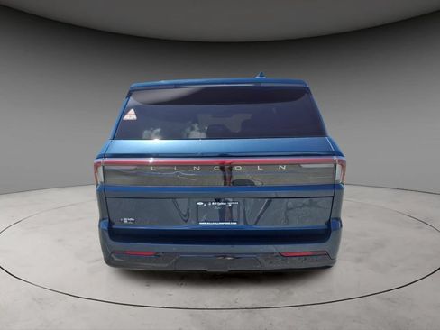New 2026 Lincoln Navigator Reserve AWD/4WD image 7