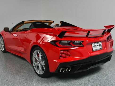 Used 2023 Chevrolet Corvette Stingray Premium Conv w/ Z51 Performance Package RWD image 17