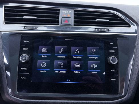 Used 2022 Volkswagen Tiguan SE FWD image 7