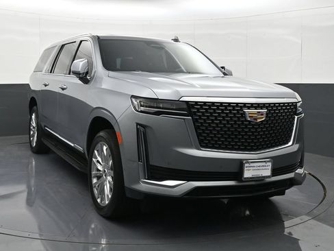 Used 2024 Cadillac Escalade ESV Premium Luxury AWD/4WD image 7