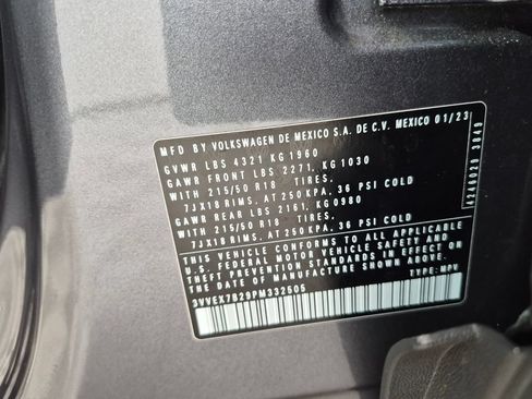 Used 2023 Volkswagen Taos SE w/ Panoramic Sunroof Package FWD image 32