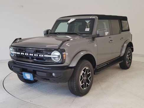 Certified 2021 Ford Bronco Outer Banks image 17