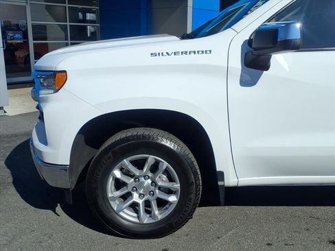 Used 2024 Chevrolet Silverado 1500 LT image 6