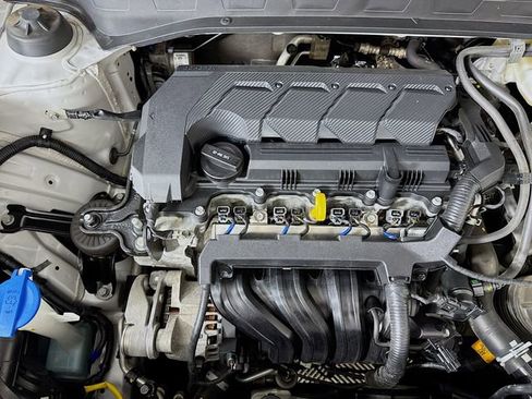 Used 2024 Hyundai Venue SEL image 31