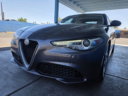 Used 2019 Alfa Romeo Giulia Ti RWD image 7