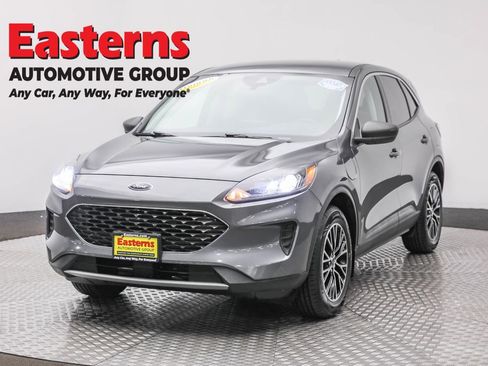 Used 2022 Ford Escape SE FWD image 1
