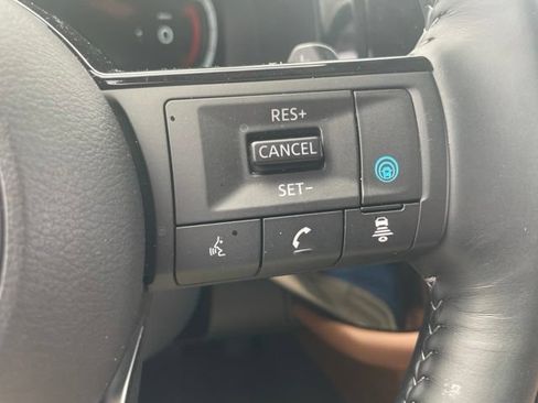 Used 2025 Nissan Pathfinder Platinum FWD image 22