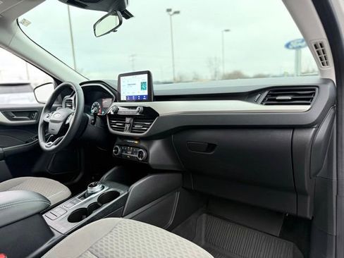 Certified 2022 Ford Escape SE w/ Cold Weather Package image 17