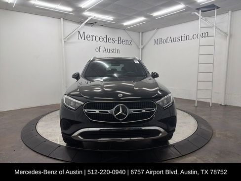 Used 2026 Mercedes-Benz GLC 300 image 2