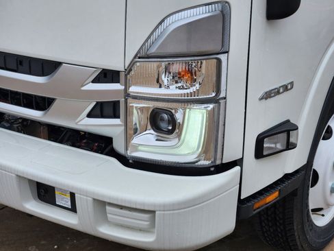 New 2024 Chevrolet Low Cab Forward image 15