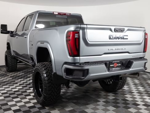 Used 2025 GMC Sierra 3500 Denali Ultimate AWD/4WD image 5