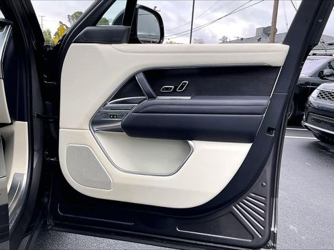 Used 2023 Land Rover Range Rover Autobiography image 25