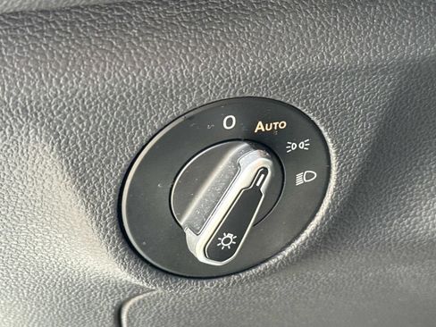 Used 2024 Volkswagen Jetta SE w/ Panoramic Sunroof Package FWD image 25