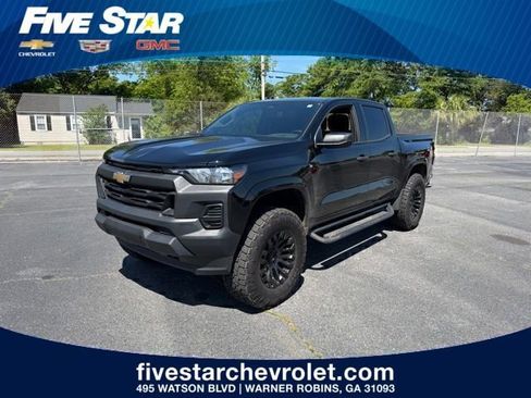 Used 2025 Chevrolet Colorado W/T w/ WT Custom Package AWD/4WD image 1