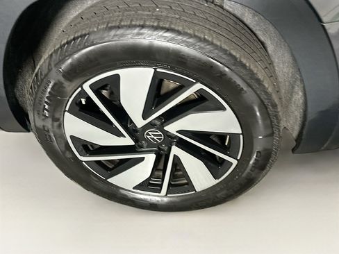 Used 2025 Volkswagen Atlas SE image 11