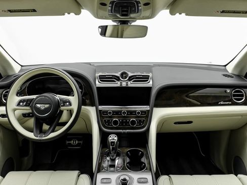 Used 2024 Bentley Bentayga AWD/4WD image 17