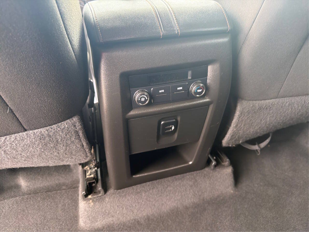 Used 2018 Chevrolet Traverse LT w/ LPO, 'HIT The Road' Package FWD image 19