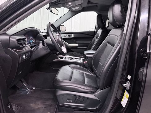 Used 2022 Ford Explorer Limited w/ Equipment Group 301A RWD image 10