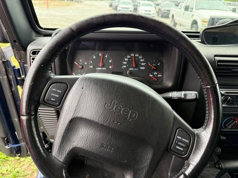 Used 2004 Jeep Wrangler Rubicon w/ Dual Top Group AWD/4WD image 13