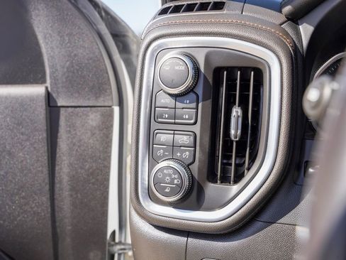 Used 2022 GMC Sierra 3500 AT4 w/ AT4 Premium Plus Package image 14