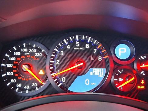 Used 2024 Nissan GT-R Premium w/ Premium Interior Package image 21