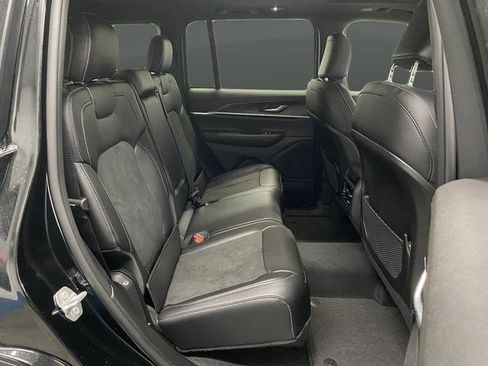 New 2026 Jeep Grand Cherokee Altitude image 34