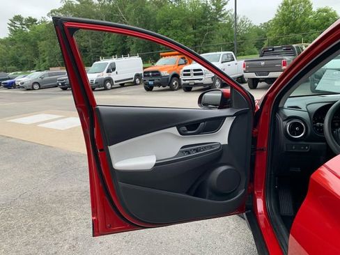 Used 2023 Hyundai Kona SEL image 17