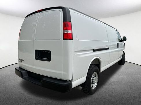 Used 2025 Chevrolet Express 3500 Extended w/ Driver Convenience Package RWD image 14