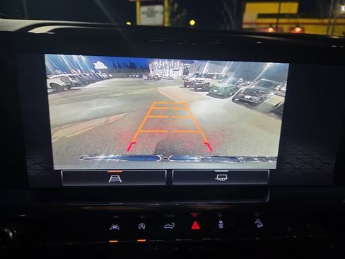 Used 2024 GMC Sierra 1500 Elevation image 29