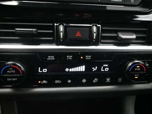 Used 2024 Nissan Pathfinder SV FWD image 10
