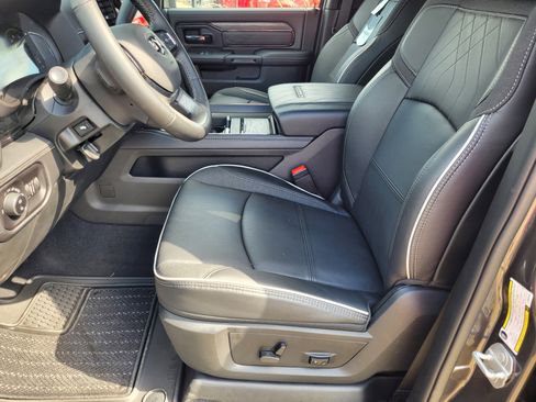 New 2025 RAM 3500 Limited image 7