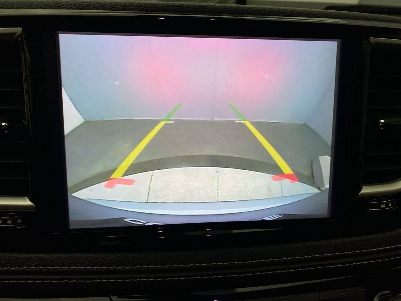Used 2023 Chrysler Pacifica Touring-L FWD image 18