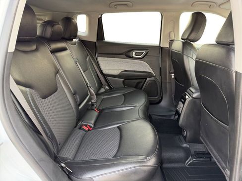 Used 2022 Jeep Compass Latitude image 20