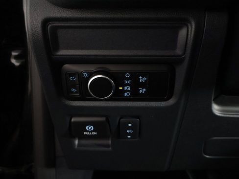 Used 2025 Ford F150 Lightning Lariat image 40