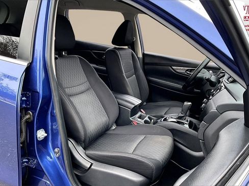 Used 2018 Nissan Rogue SV image 26