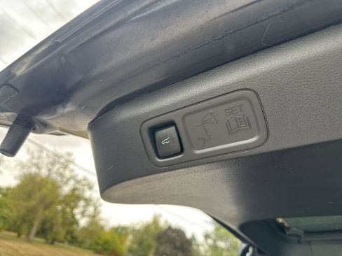 Used 2024 Ford Expedition XLT image 12