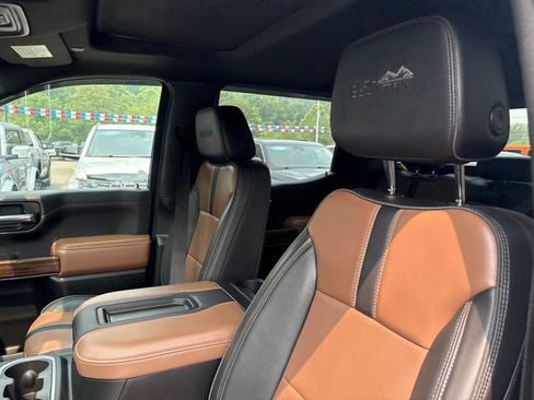 Used 2022 Chevrolet Silverado 1500 High Country w/ Technology Package AWD/4WD image 9