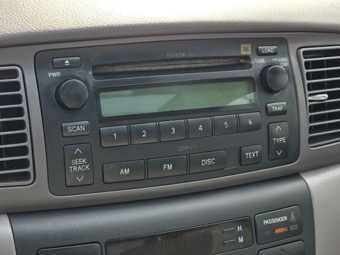 Used 2005 Toyota Corolla LE FWD image 8