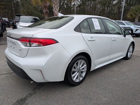 Used 2023 Toyota Corolla LE image 4