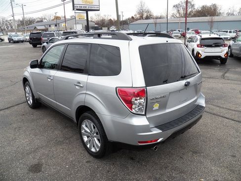 Used 2011 Subaru Forester 2.5X Premium w/ All-Weather Pkg image 5