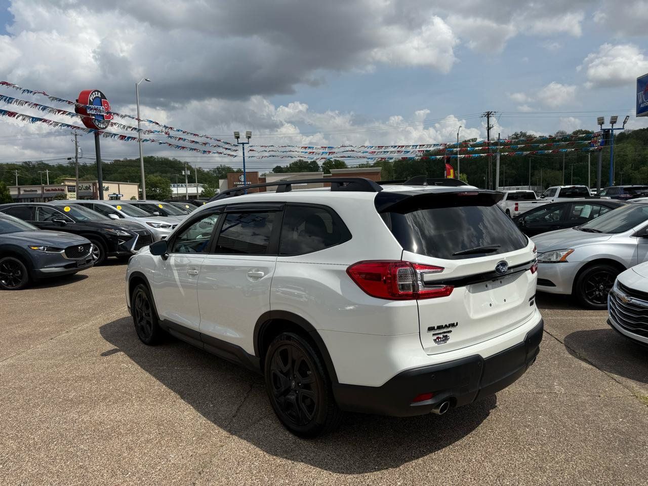 Used 2023 Subaru Ascent Onyx Edition AWD/4WD image 4