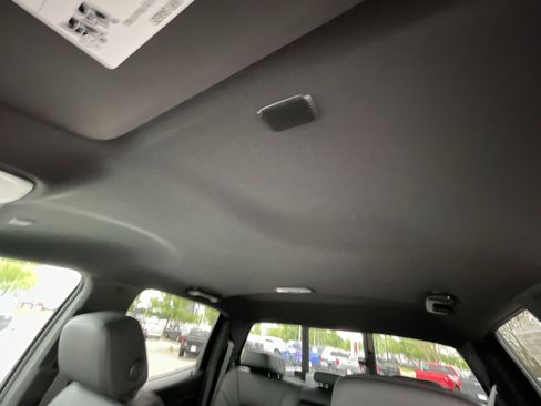 New 2025 Chevrolet Colorado LT w/ LT Convenience Package RWD image 45