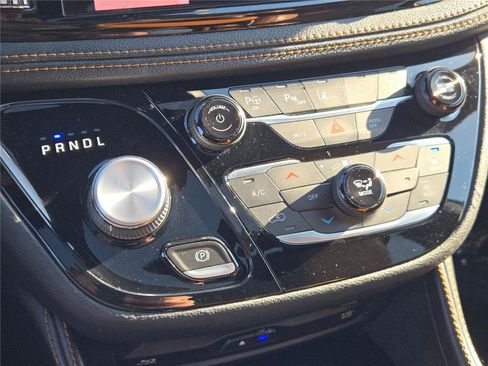 Certified 2022 Chrysler Pacifica Pinnacle image 38