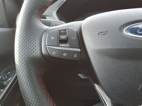 Used 2025 Ford Escape ST-Line image 25