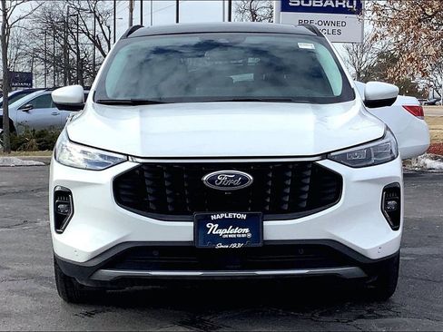 Used 2023 Ford Escape Platinum image 2